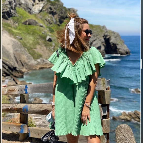 ZARA Green Pleated Oversized Dress Large Ruffle Collar XL Cottagecore Fairycore